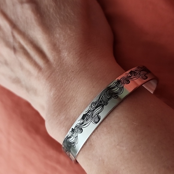 YOU are A daughter Of The King Bracelet Straighten Your Crown - Picture 5 of 5